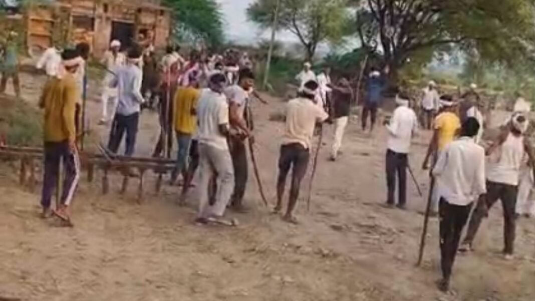 Gwalior News : ग्वालियर के जाखौदी गांव में जमीनी विवाद पर जमकर हिंसा, ट्रैक्टर से कुचलने का प्रयास और फायरिंग