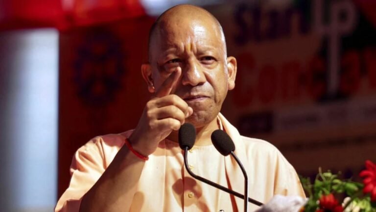 Yogi Ultimatum : योगी ने दिया अल्टीमेटम : जो अराजकता फैलाएगा, उसे कड़ा सबक मिलेगा