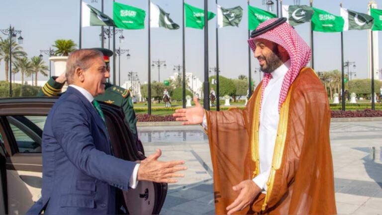 Pakistan-Saudi Defence Agreement : पाकिस्तान-सऊदी रक्षा समझौता : भारत संग जंग की स्थिति पर आसिफ का बड़ा दावा