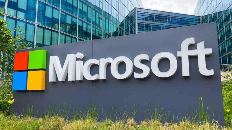 Microsoft : ‘24 घंटे में US वापस आ जाएं’ – माइक्रोसॉफ्ट ने H-1B वीजा वाले भारतीय कर्मचारियों को चेतावनी दी
