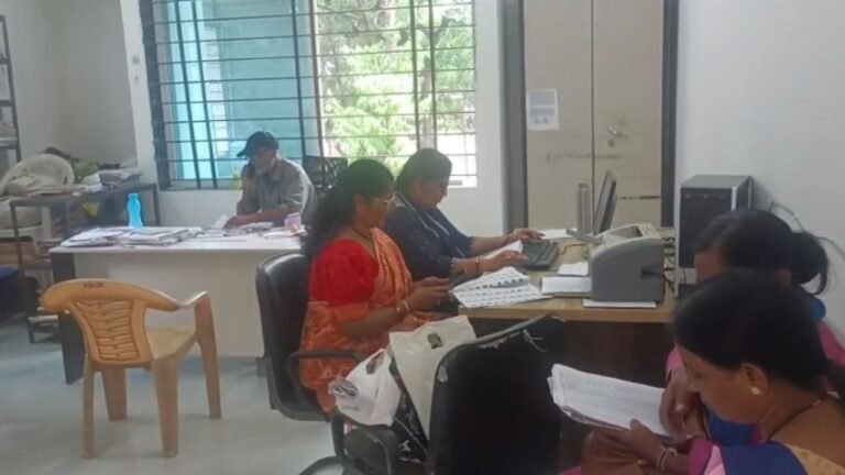 Sehore : मतदाता पुनरीक्षण में लापरवाही, एक बीएलओ निलंबित, पांच को कारण बताओ नोटिस