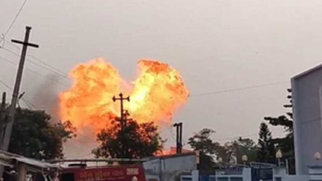 कर्नाटक : हासन जिले में घर में जोरदार विस्फोट, दंपत्ति गंभीर रूप से घायल