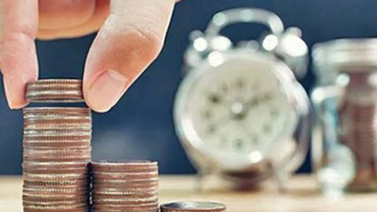 Small Savings Schemes : त्योहारों से पहले राहत या झटका? देखे स्माल सेविंग स्कीम्स की दरें किसमें कितना ब्याज