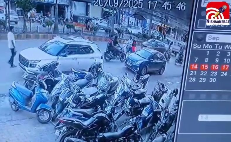 चोरों के हौसले बुलंद : दिनदहाड़े शोरूम में चोरी…सीसीटीवी फुटेज वायरल