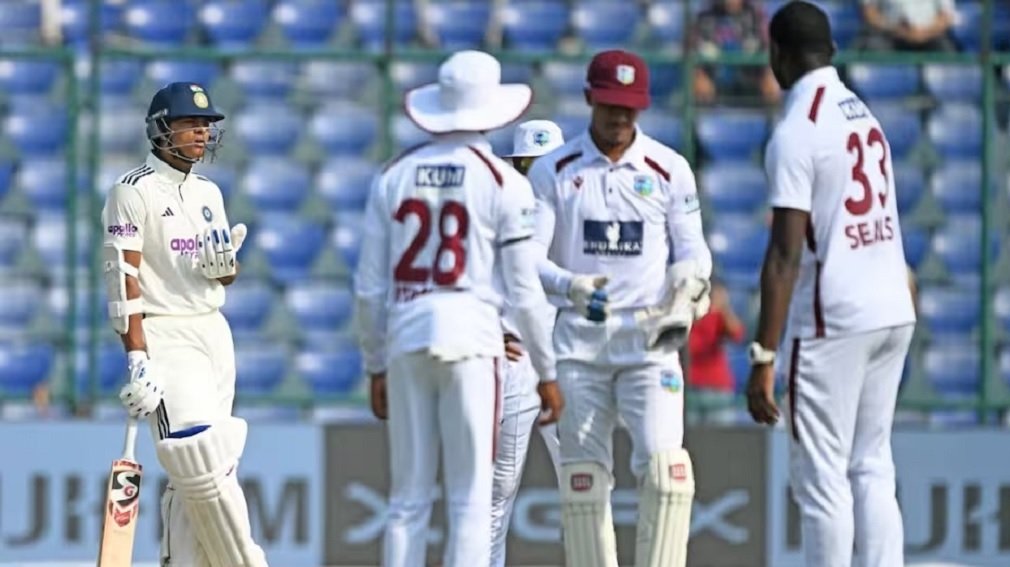 Yashasvi Jaiswal : यशस्वी जायसवाल का विवादित रन आउट: अंपायर के जल्दबाजी भरे फैसले पर भड़के खिलाड़ी, मैदान पर दिखा तनाव