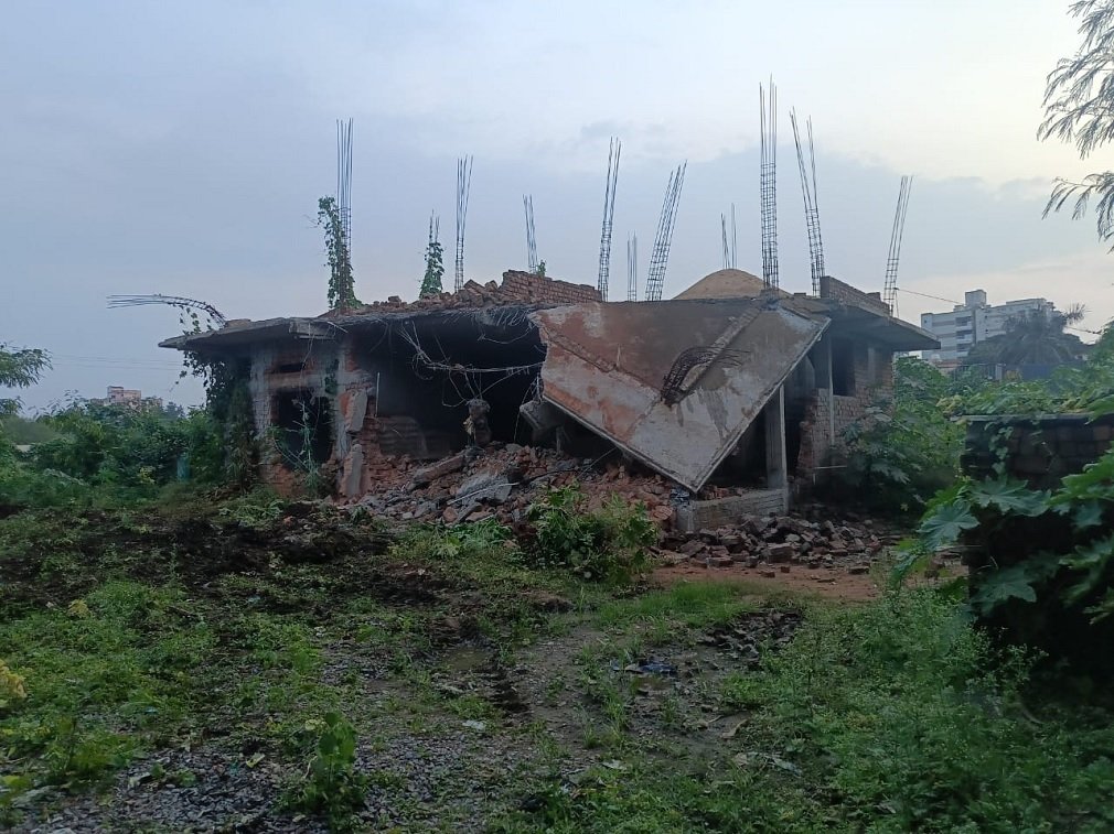 Raipur News: जमीन दलाल अतुल मिरानी के अवैध निर्माण पर निगम का चला बुलडोजर, कार्रवाई के बाद मचा हड़कंप