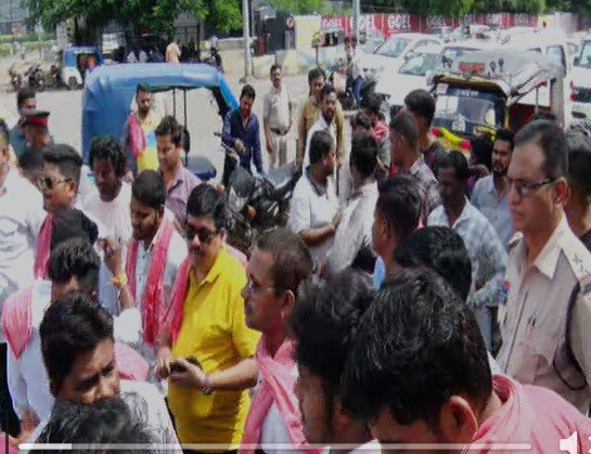 CG NEWS : रायपुर में राज्योत्सव से पहले छत्तीसगढ़ महतारी की मूर्ति तोड़ी गई, क्रांति सेना का प्रदर्शन; CM साय बोले-किसी को बख्शा नहीं जाएगा