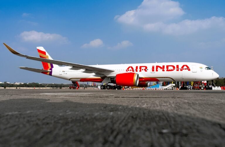 Air India : कोलंबो–चेन्नई फ्लाइट AI274 में पक्षी से टकराव, सभी 158 यात्री सुरक्षित लैंडिंग के बाद बाहर निकले