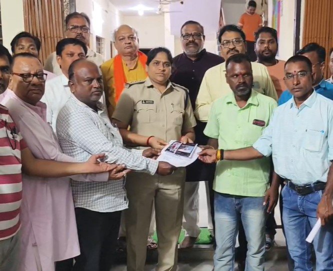 Burhanpur News : नेपानगर में पीएम मोदी और सीएम योगी के खिलाफ आपत्तिजनक पोस्ट पर भाजपा कार्यकर्ताओं का आक्रोश