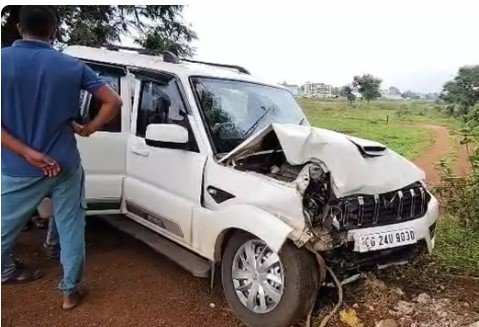 Balod Accident News : बालोद में भीषण सड़क हादसा: तेज रफ्तार स्कॉर्पियो पलटी, छह महिलाएं गंभीर रूप से घायल, 11 की जान बाल-बाल बची