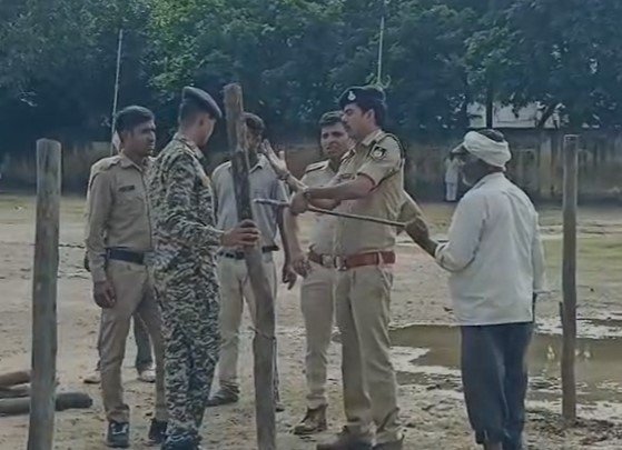 Dabra News : डबरा में दशहरा महोत्सव की तैयारियों का जायजा लेने पहुंचे SDOP, सुरक्षा में लापरवाही पर जताई नाराजगी