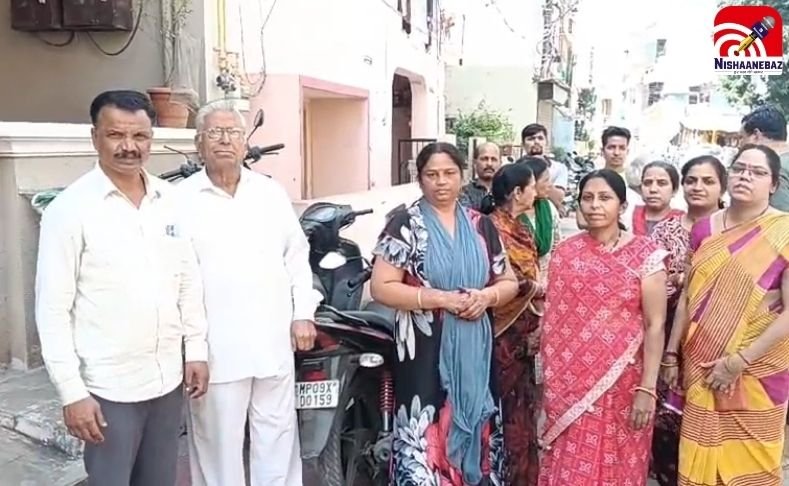 Indore News : निगम की धौंस दिखाकर अवैध निर्माण जारी, सुखलिया के रहवासी आक्रोशित; पानी की सप्लाई पर बड़ा खतरा…