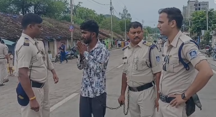 MP News : जबलपुर : सोशल मीडिया पर धमकी देने वाला अपराधी गिरफ्तार, कट्टा और गोलियां बरामद