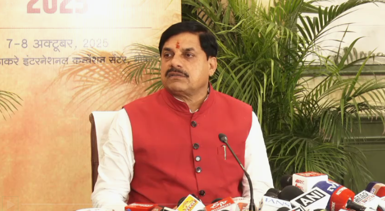 Bhopal : मुख्यमंत्री डॉ. मोहन यादव ने नगरीय विकास और पंच वर्षीय योजनाओं पर कलेक्टर-कमिश्नर कॉन्फ्रेंस को संबोधित किया