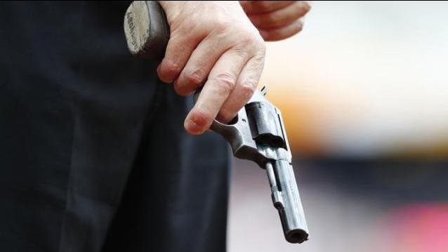 Naalee Vivaad : ग्रेटर नोएडा में नाली विवाद पर चली गोलियां — दो की मौत, तीन घायल, गांव में तनाव