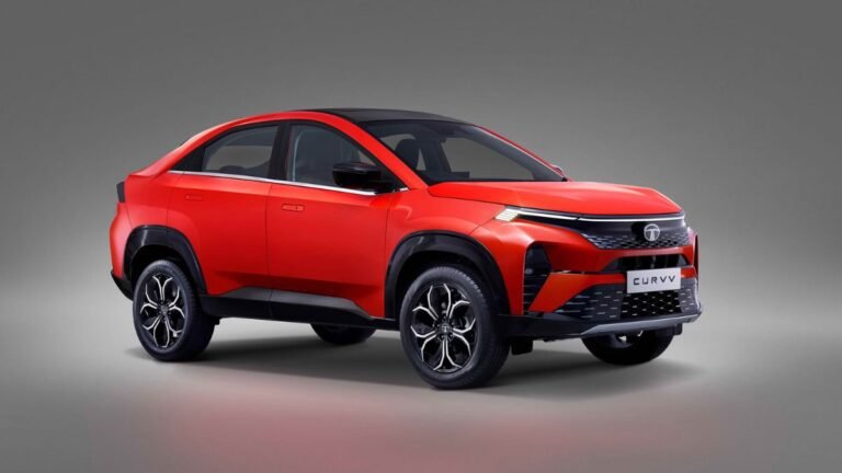 Tata sold 1 lakh cars : मारुति और टाटा की झोली भर गई! GST 2.0 ने कार मार्केट को दी नई रफ्तार