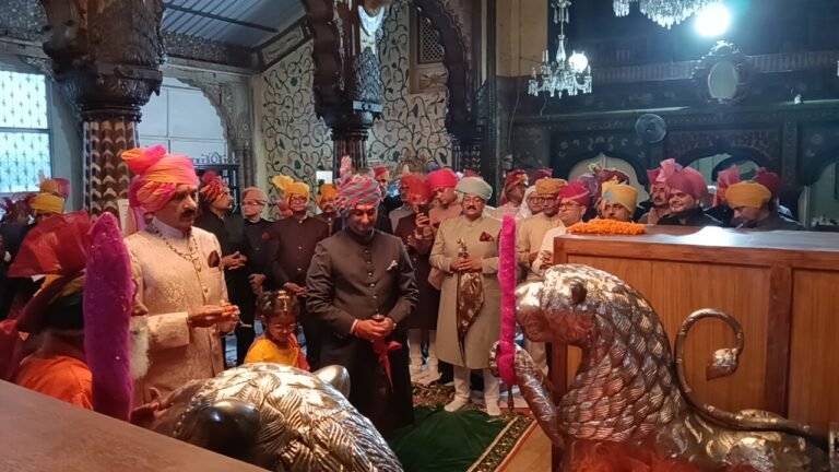 Rewa : रीवा में 400 वर्ष पुरानी परंपरा का भव्य निर्वाहन, महाराज बांधवेश पुष्पराज सिंह ने किया गद्दी पूजन
