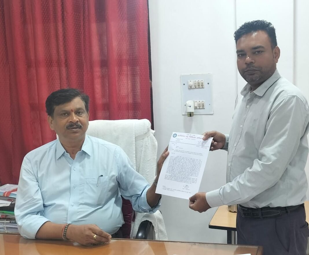 CG News : पशु चिकित्सा अधिकारी संघ ने कलेक्टर को सौंपा ज्ञापन, दो दिनों में संलग्नीकरण समाप्त करने की मांग