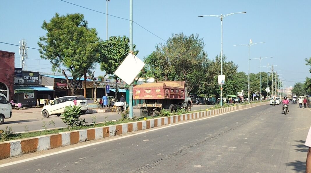 MP News : प्रभारी नहीं करा पा रहे नो एंट्री नियमों का पालन, खुलेआम दौड़ रहे भारी वाहन