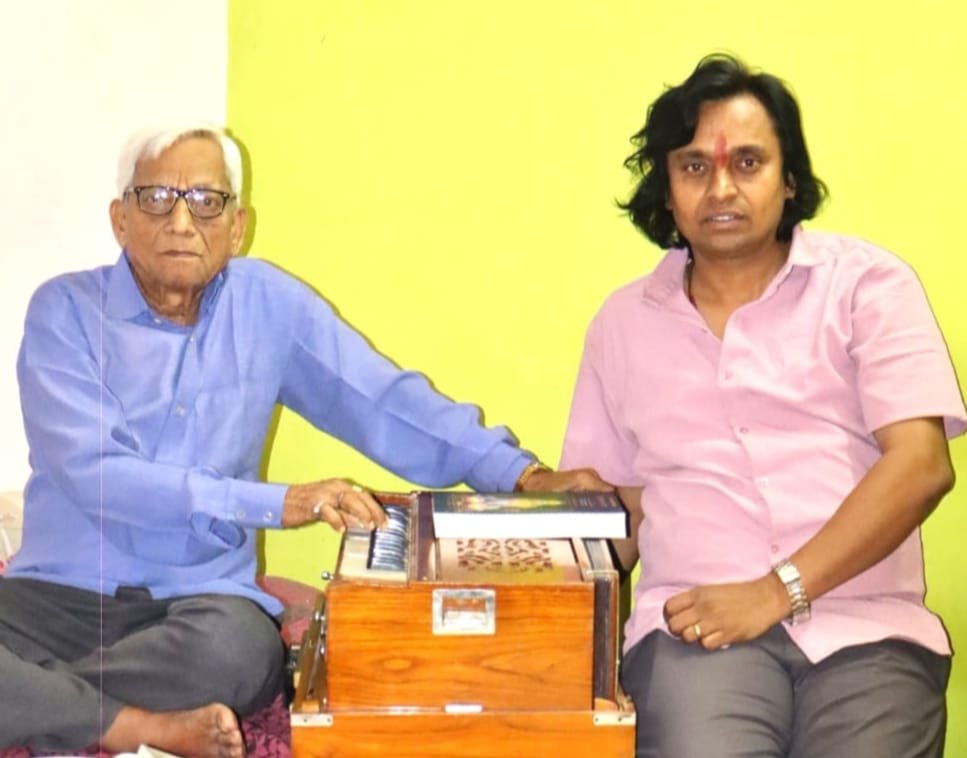 CG News : संगीत, योग और व्यायाम से स्वस्थ जीवन की मिसाल बने गोविंदराम वर्मा, 91वें वर्ष में किया प्रवेश