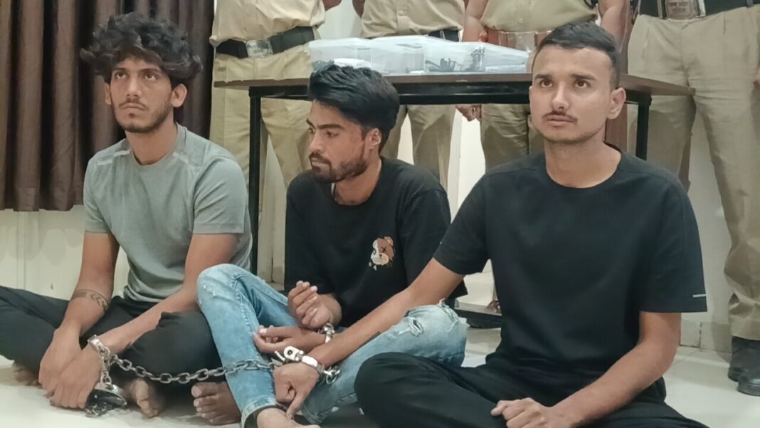 MP News : हीरानगर पुलिस ने कुख्यात बदमाशों को किया गिरफ्तार, हथियार बरामद