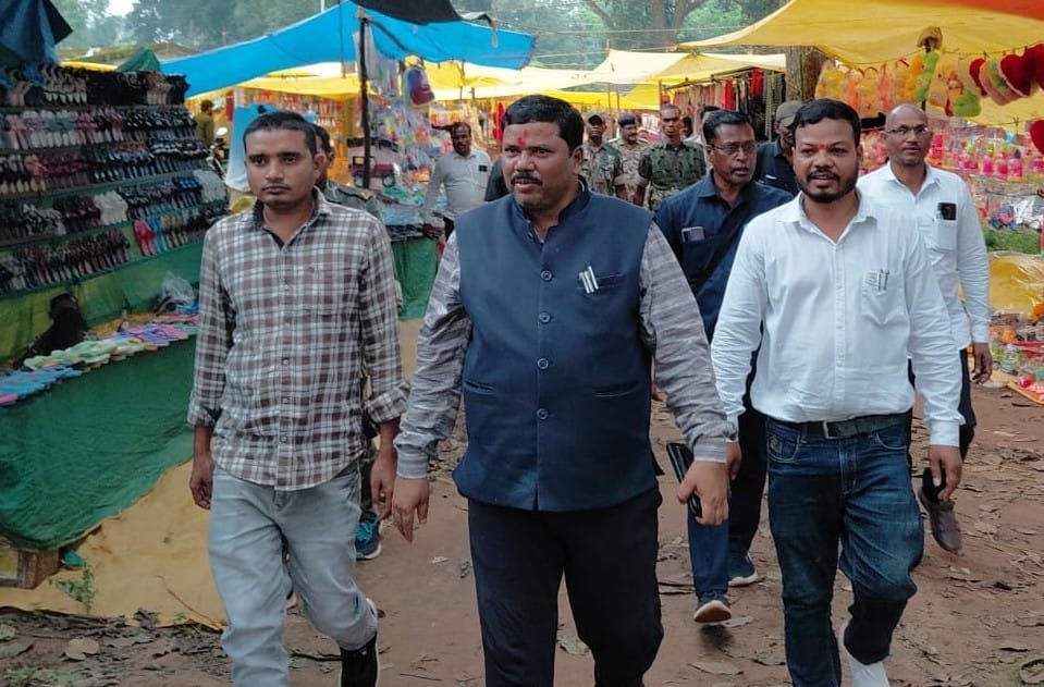 CG News : पूर्व विधायक संतराम नेताम का सघन जनसंपर्क, आगामी चुनाव से पहले लोगों की नब्ज टटोलने की कवायद