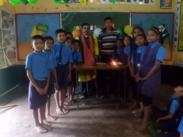 CG News : छुईखदान में शिक्षक जन्मदिन का जश्न, राजनांदगांव में मिठाई दुकानों की औचक जांच