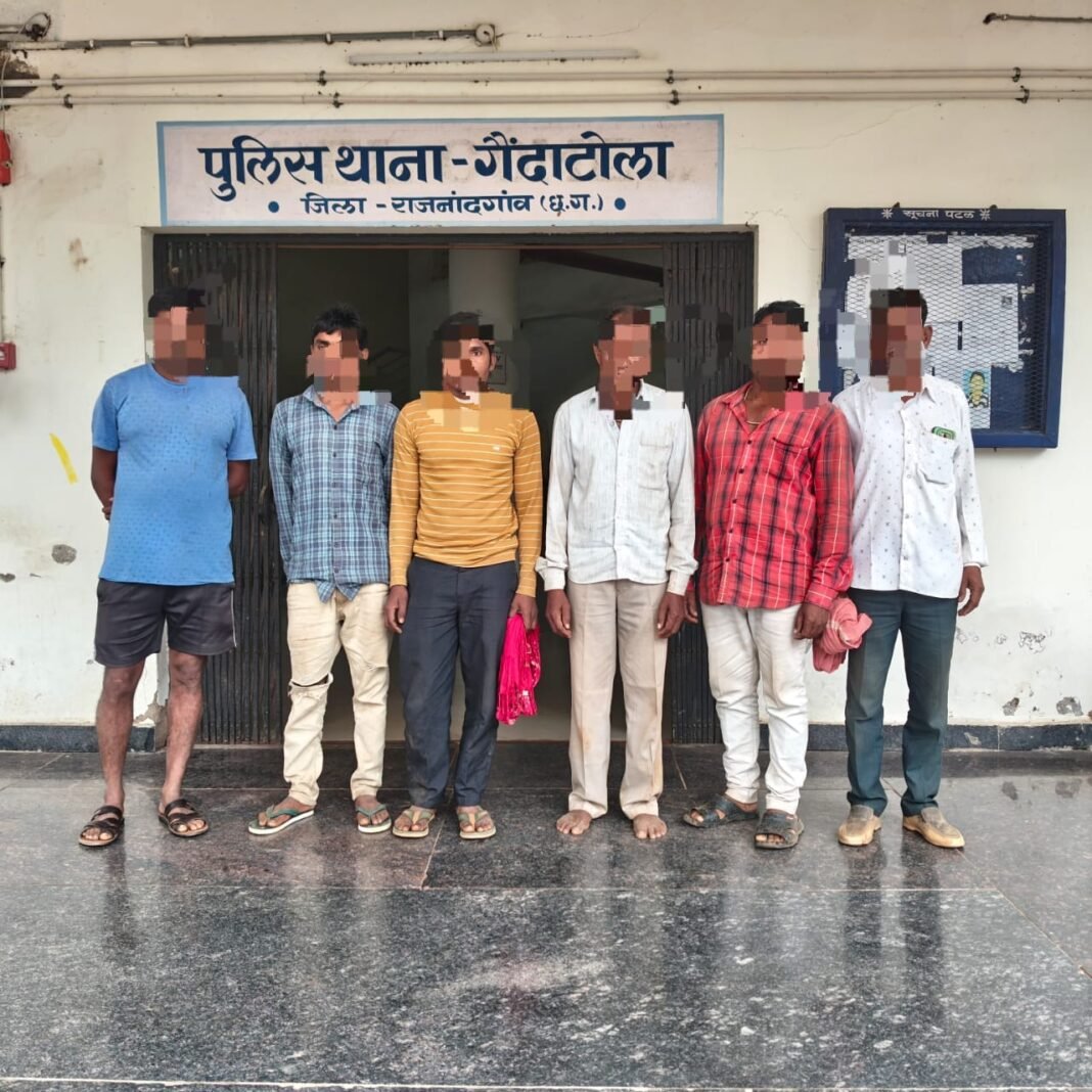 CG News : टॉर्च की रौशनी में पकड़े गए जुआरी, पुलिस ने दिवाली पर की धमाकेदार रेड