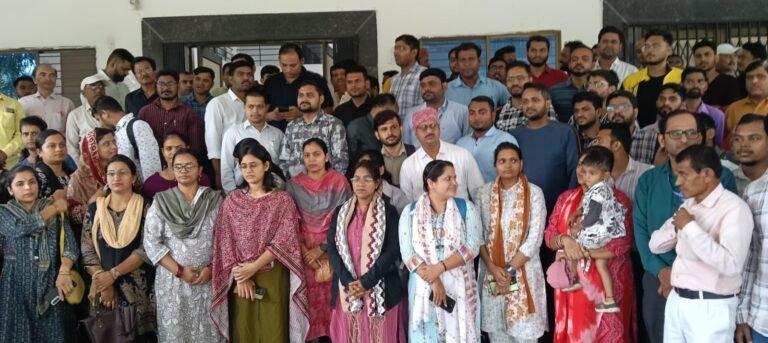 Rewa Revenue Team Attack : रीवा में राजस्व टीम पर हमला : महिला पटवारी के साथ मारपीट, पटवारियों ने कलेक्टर से की कड़ी कार्रवाई की मांग