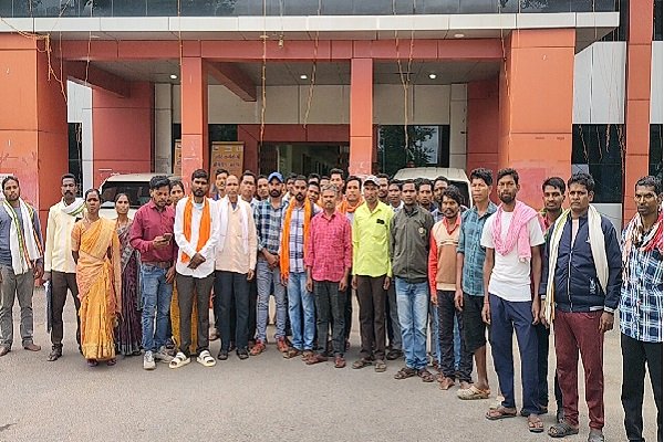 Makdi News : कन्या आश्रम कांटागांव में अधीक्षिका, शिक्षिका व गार्ड की नियुक्ति की उठी मांग