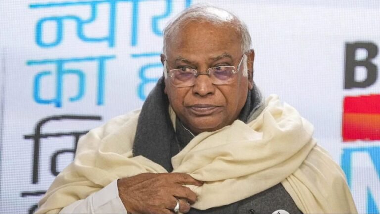Health Updates : कांग्रेस अध्यक्ष खड़गे का स्वास्थ्य अपडेट : पेसमेकर इंप्लांट के बाद मिली स्थिरता और राहत