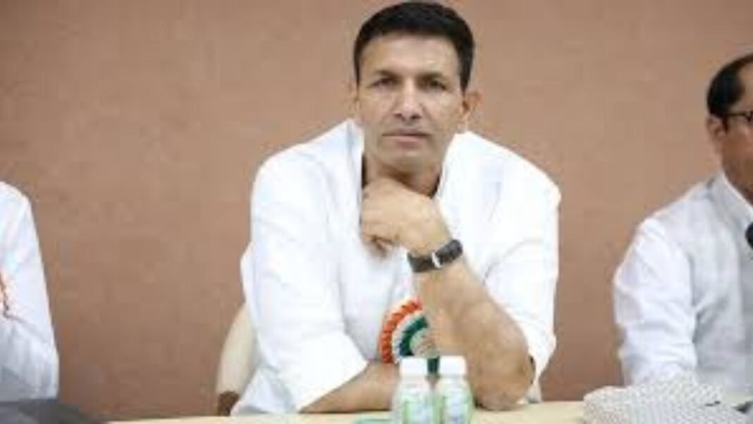 PCC Chief Jitu Patwari : कांग्रेस प्रदेश अध्यक्ष जीतु पटवारी का संदेश : ‘कुर्सी आम आदमी के लिए है, पार्टी के लिए नहीं’