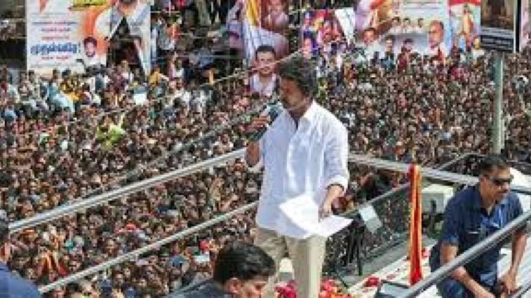 Karur Rally : करूर रैली त्रासदी : मद्रास हाईकोर्ट ने लगाई फटकार, परिजनों से वीडियो कॉल पर बातचीत शुरू