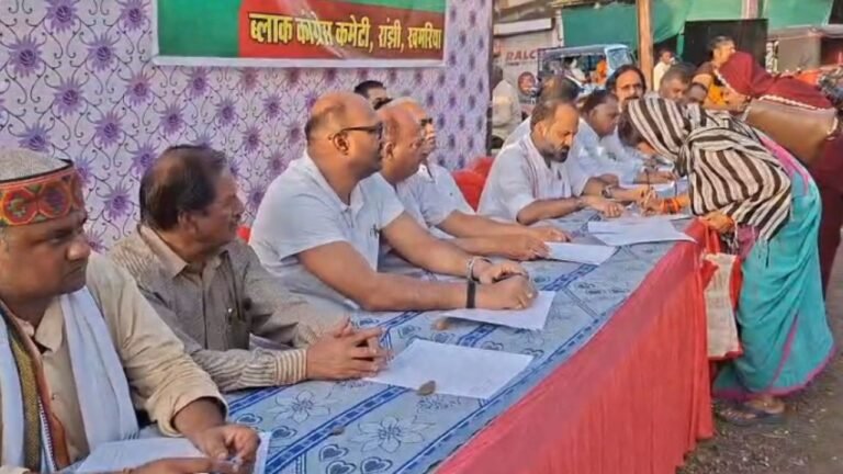 Jabalpur : जनादेश का अपमान रोकने के लिए शहर में कांग्रेस ने किया हस्ताक्षर अभियान