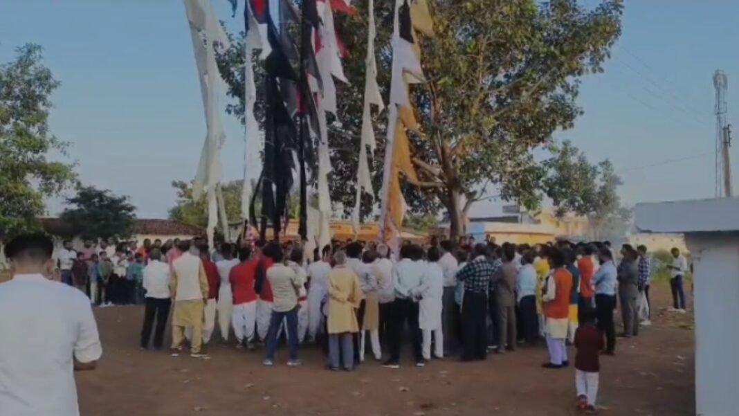 CG News : बालोद : हथौद-करहीभदर में गोवर्धन पूजा की अनूठी छटा, गांव की मिट्टी में रचा-बसा त्योहार