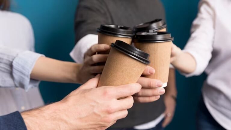 Paper Cup Health Risk : कागज़ के कप से बढ़ रहा स्वास्थ्य संकट, सरकार ने की नागरिकों से अपील — “आपका स्वास्थ्य, हमारी प्राथमिकता”