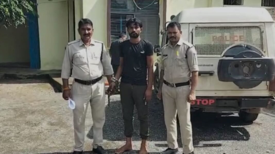 Rewa : सिरमौर पुलिस की बड़ी कार्रवाई : 14 गंभीर मामलों में वांछित बदमाश चाकू के साथ गिरफ्तार, बड़ी वारदात टली