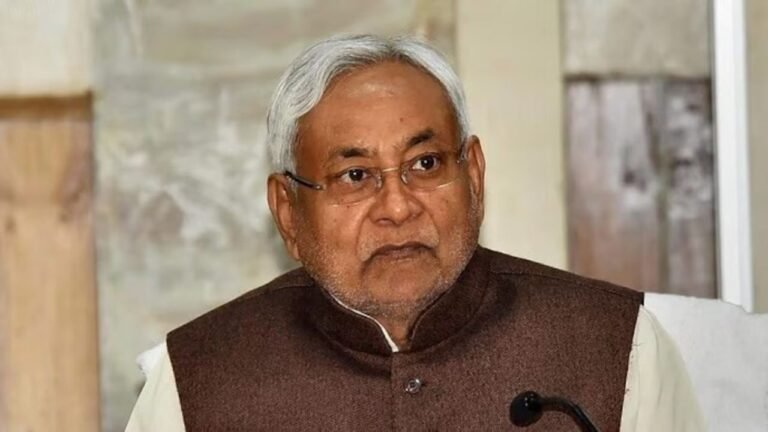 Bihar Elections 2025 : बिहार चुनाव से पहले JDU में बगावत, नीतीश ने 11 नेताओं को किया निष्कासित