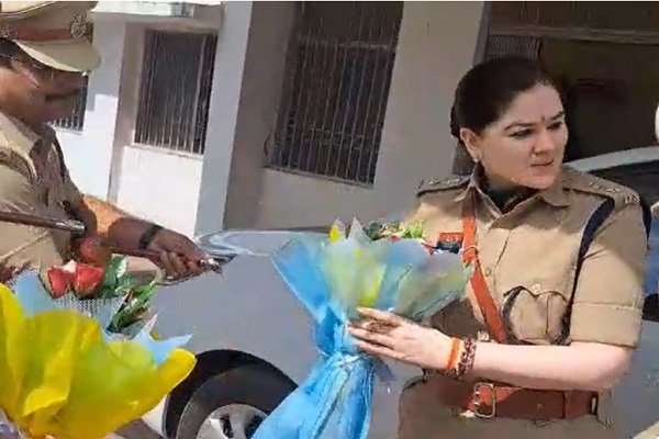 Rajnandgaon SP’s Charge : अंकिता शर्मा ने संभाला राजनांदगांव एसपी का पदभार, कहा – जनता की सुरक्षा सर्वोच्च प्राथमिकता