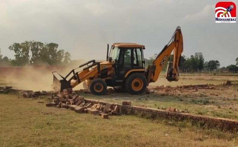 अवैध प्लाटिंग पर बड़ा एक्शन : नवा रायपुर के टेमरी में बुलडोजर चलाकर ढहाए गए कई अवैध मकान…..