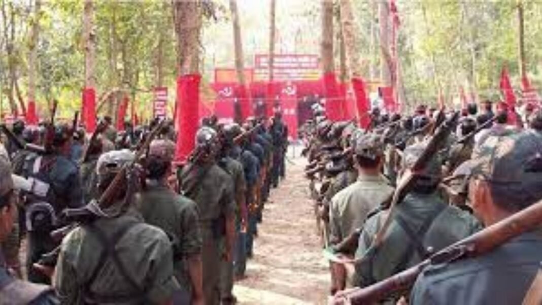 Maoist surrender : बस्तर में माओवादियों के आत्मसमर्पण से संगठन में हड़कंप, सरेंडर करने वालों को बताया ‘गद्दार’