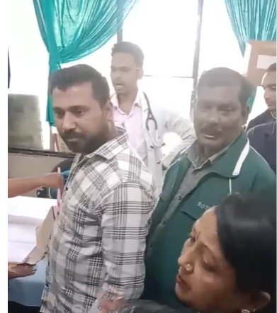 Indore News : इंदौर एम वाय अस्पताल में मरीज की मेडिकल फाइल गुम, परिजनों ने किया हंगामा
