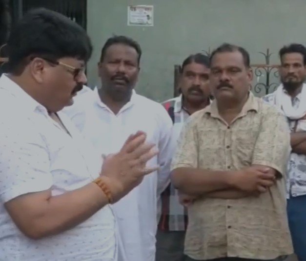 Tikamgarh Municipality :टीकमगढ़ नगर पालिका में अध्यक्ष और नेता प्रतिपक्ष आमने-सामने, आरोप-प्रत्यारोप से विकास कार्य ठप