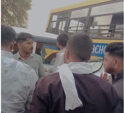 Gwalior Accident : ग्वालियर में ITM स्कूल बस और बोलेरो की भिड़ंत, एक व्यक्ति घायल – बस चालक फरार
