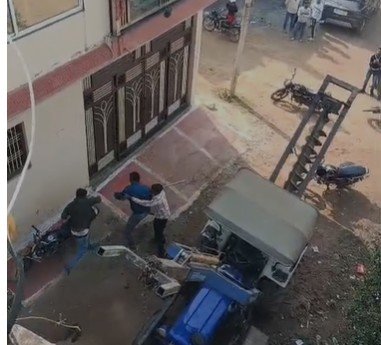 Gwalior News : ग्वालियर में बेखौफ बदमाशों का आतंक, राजीनामा नहीं करने पर युवक पर जानलेवा हमला