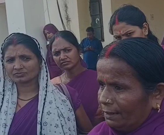 आशा कार्यकर्ताओं को तीन माह से भुगतान न होने पर शासन प्रशासन को सौंपा ज्ञापन