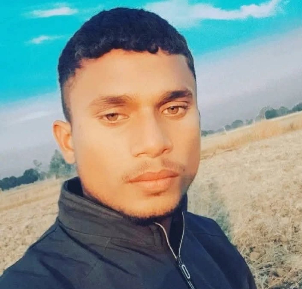 rewa news : हत्या के प्रयास का आरोपी सिरमौर कोर्ट से फरार, मोबाइल में व्यस्त रहे पुलिसकर्मी – शिकायत दर्ज