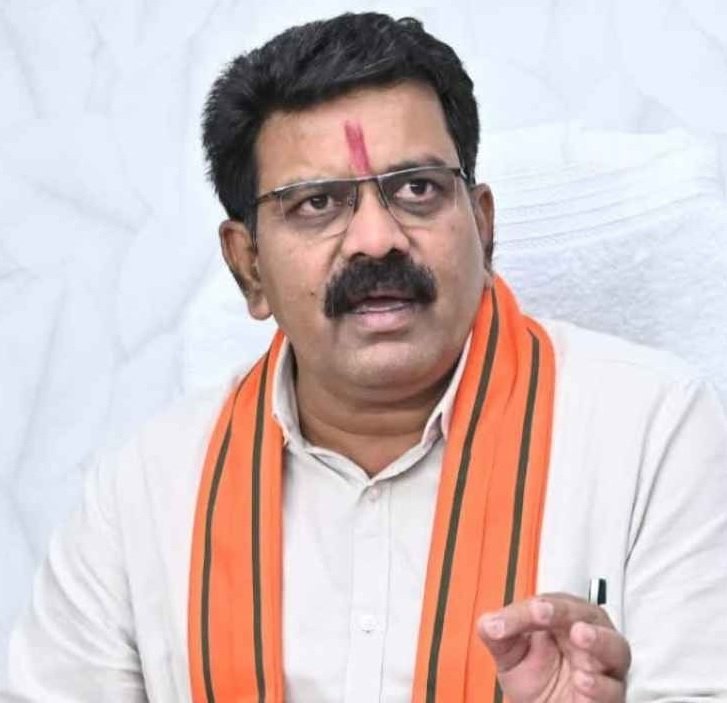 CG NEWS : चैतू दादा और अनंत के सरेंडर पर डिप्टी सीएम शर्मा का बयान, कहा- नक्सलवाद खत्म होने की कगार पर