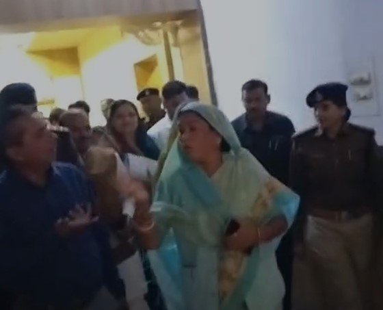 Singrauli News: सिंगरौली की व्यवस्था पर सवाल खड़ा कर गईं प्रभारी मंत्री..? आखिर सिंगरौली कब जुड़ेगा सही मायनों में देश से