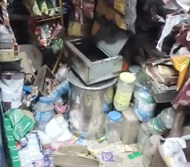 Gwalior Crime : ग्वालियर में चोरों के हौसले बुलंद, शटर के नीचे गड्ढा खोदकर जनरल स्टोर से डेढ़ लाख का सामान पार